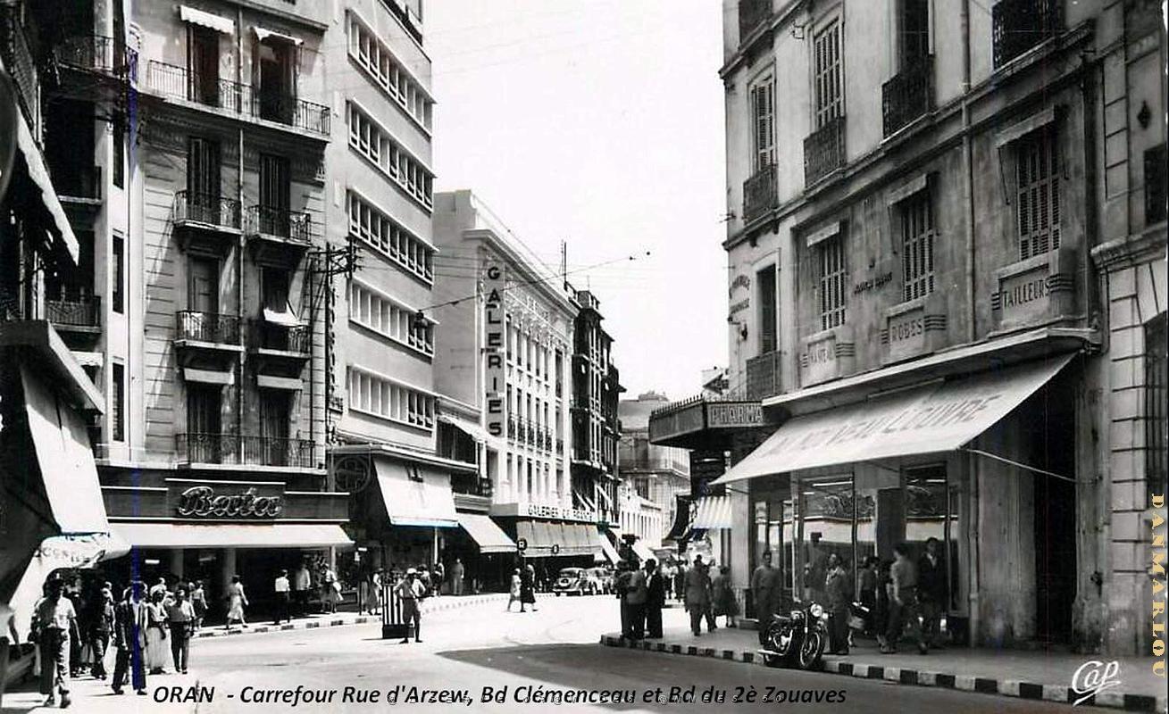 Oran - Carrefour Rue d'Arzew - Bd Clemenceau - Bd 2e Zouaves.jpg